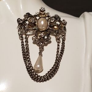 Pearl Swag Brooch